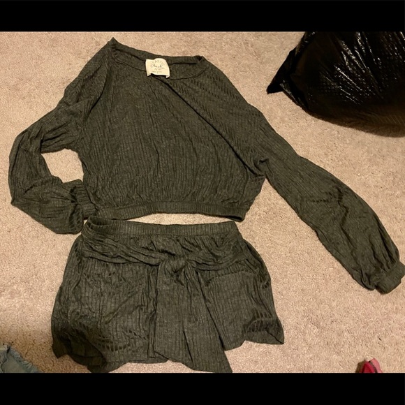 NanaMacs Other - Gray 2 piece outfit